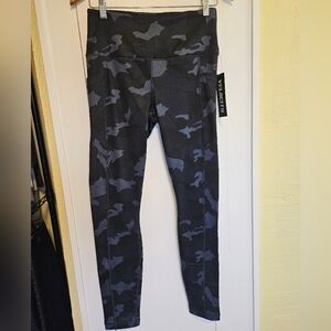 Velocity Black Camouflage Leggings Size Medium